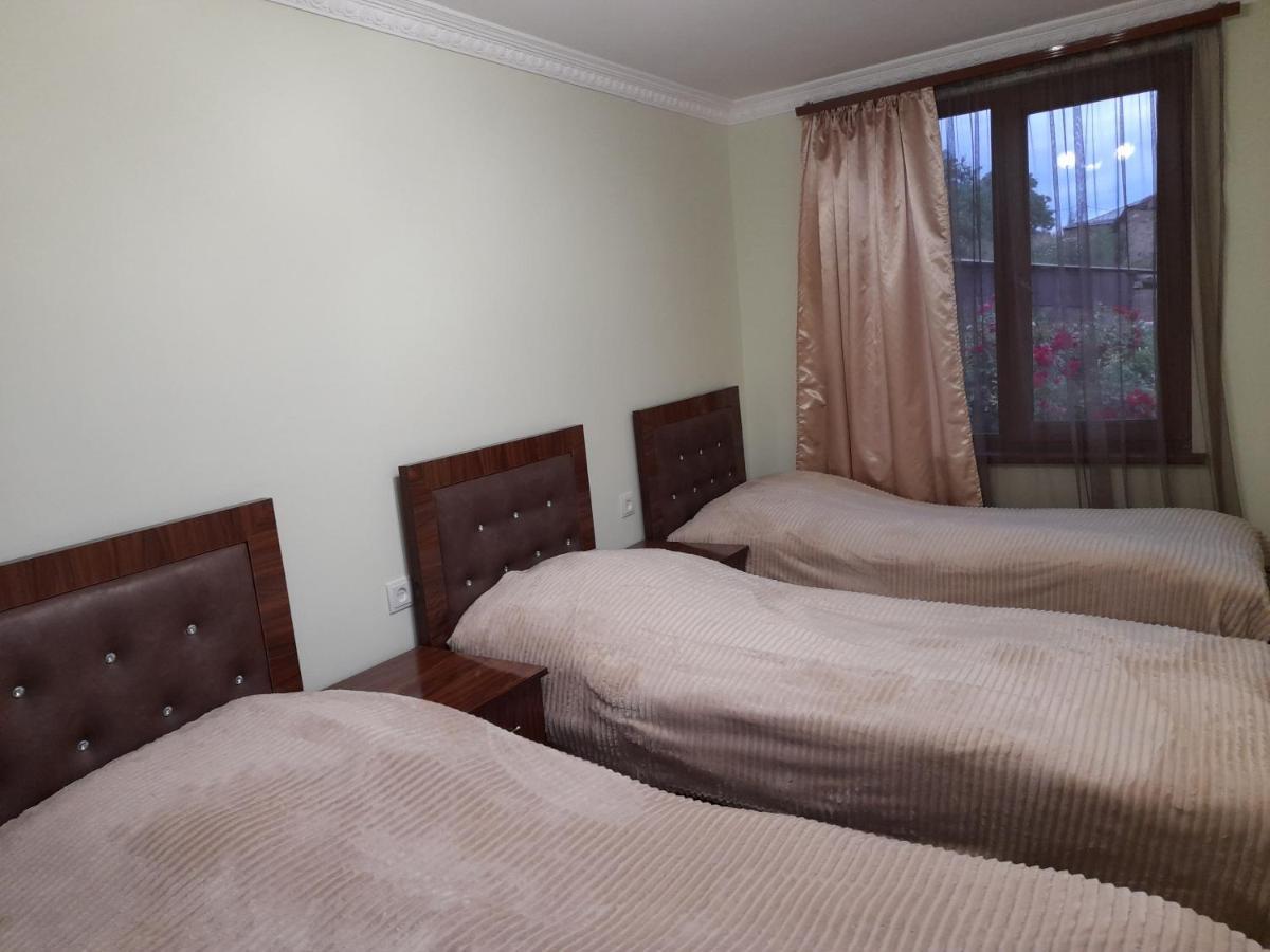 Alexmila Bed & Breakfast Tat'ev Exterior photo